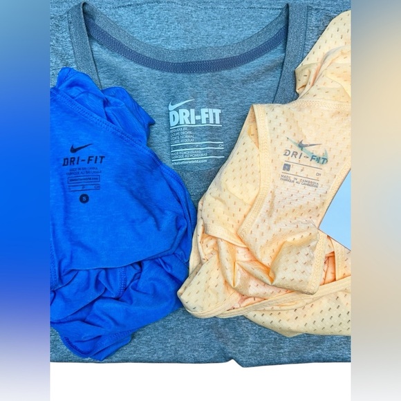 Nike Dri Fit Women’s Tank Top Bundle Set Size Small - Picture 5 of 6